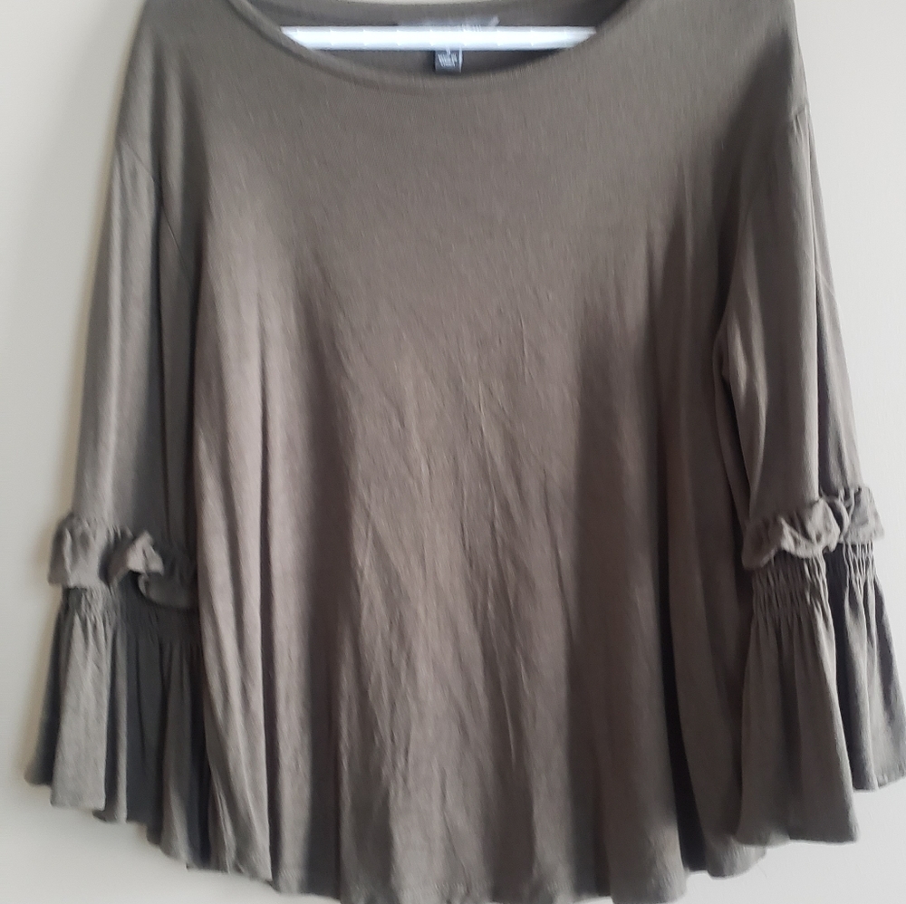 Forest green bell sleeve top